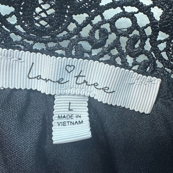 Love Tree Black Sleeveless Romper V-Neck - Picture 4 of 12